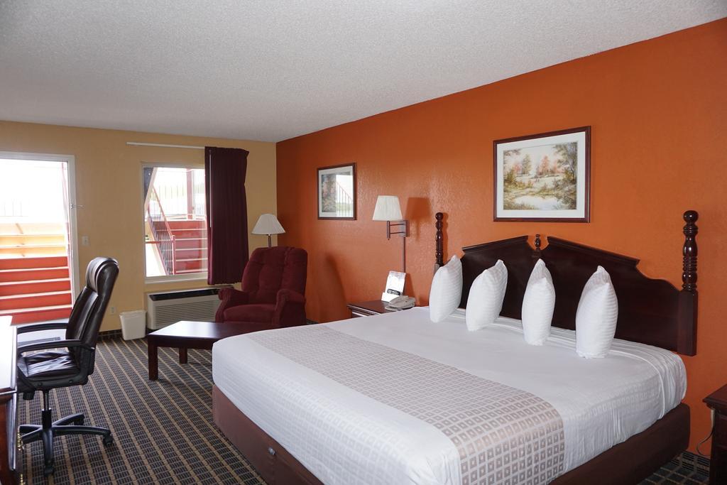 Selmer Star Plus Inn & Suites المظهر الخارجي الصورة