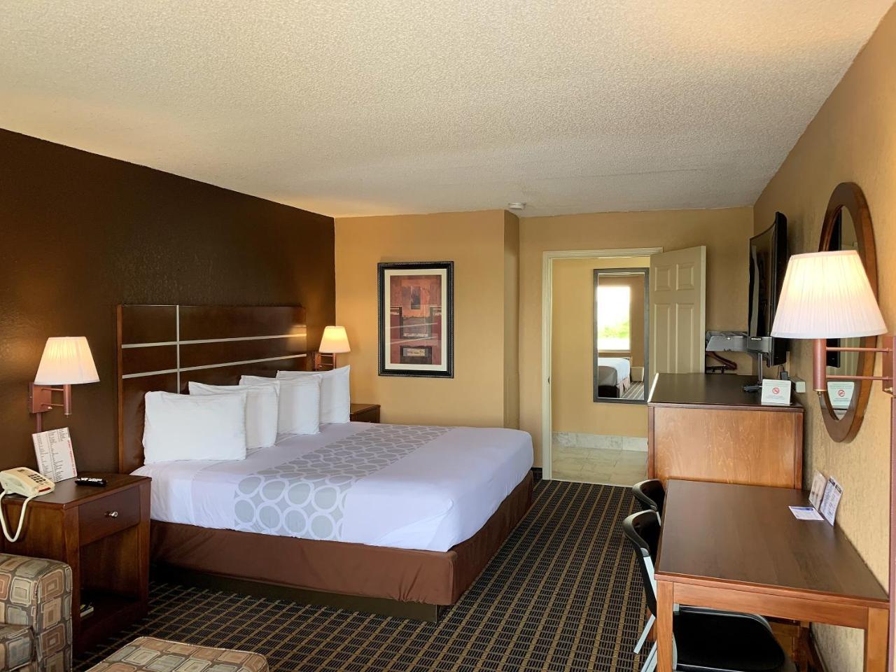 Selmer Star Plus Inn & Suites المظهر الخارجي الصورة