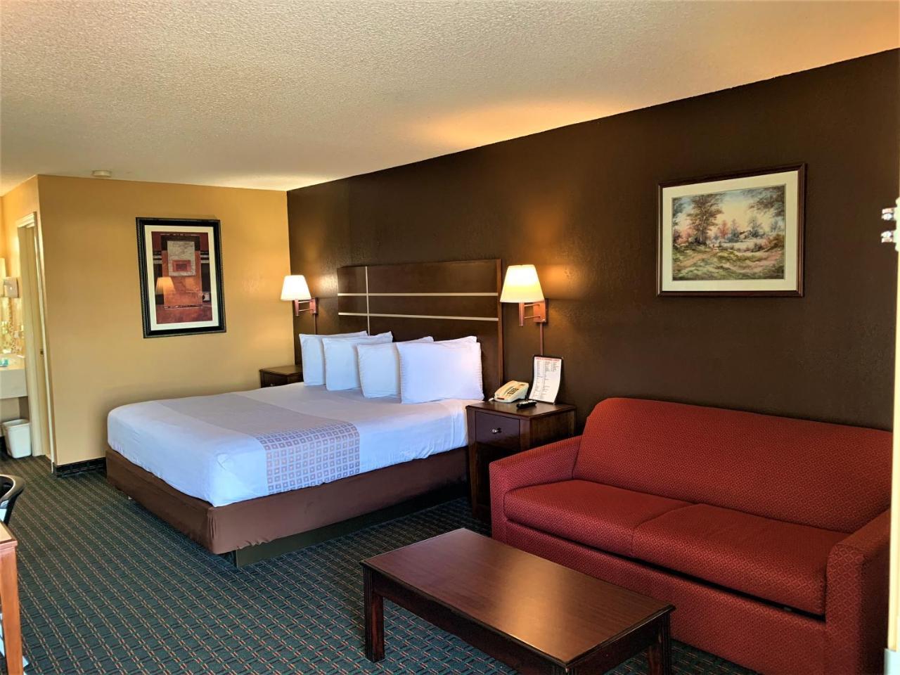 Selmer Star Plus Inn & Suites المظهر الخارجي الصورة