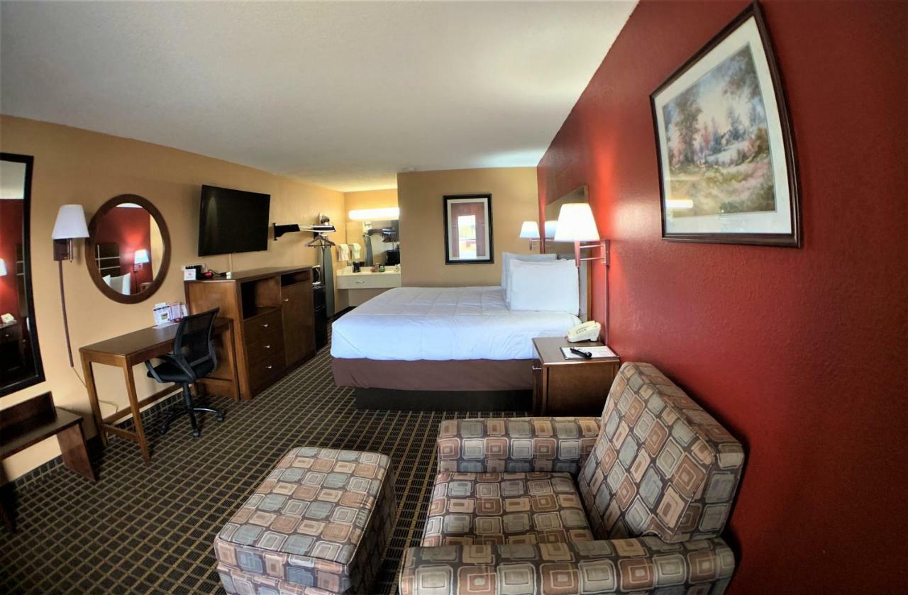 Selmer Star Plus Inn & Suites المظهر الخارجي الصورة