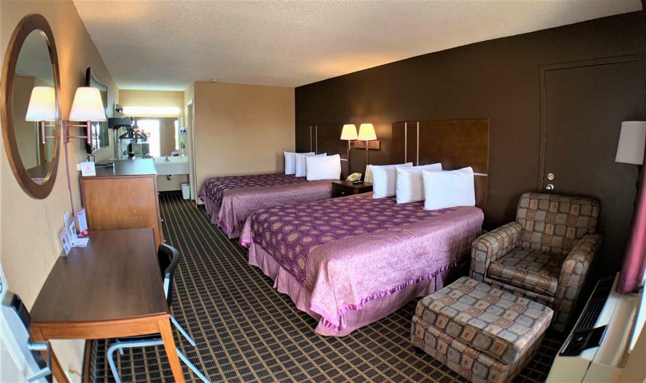 Selmer Star Plus Inn & Suites المظهر الخارجي الصورة
